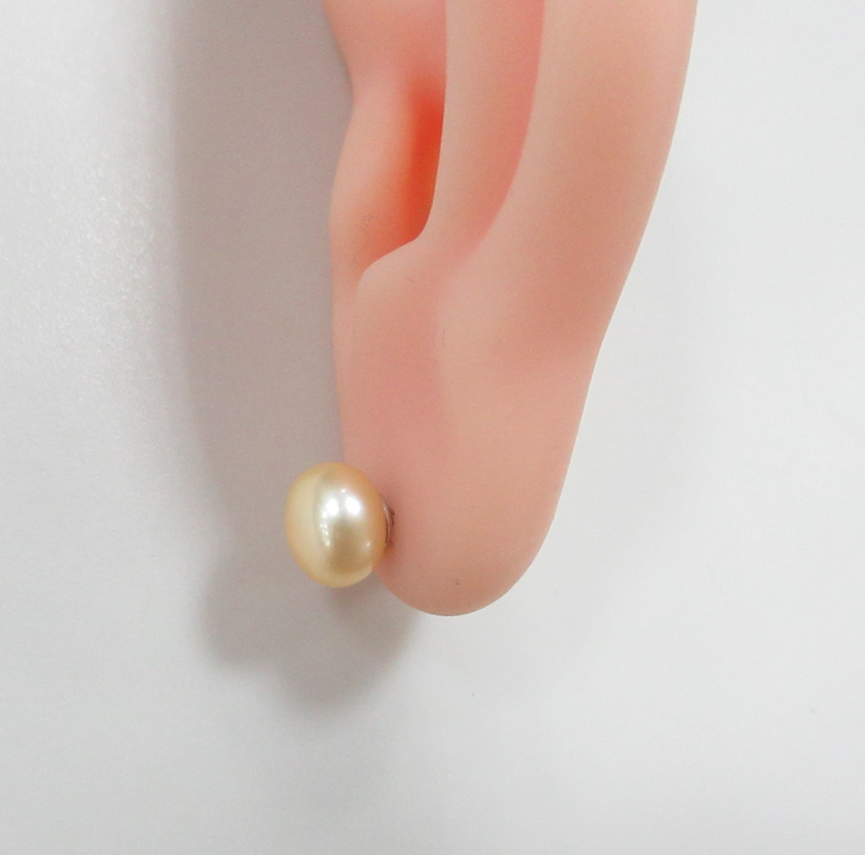 Серебряные серьги-пусеты с жемчугом